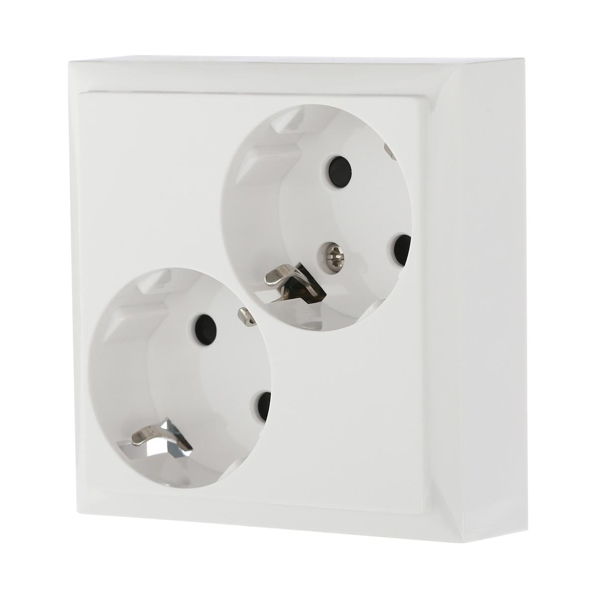 фото розетка lk studio двойная с з/к, со шторками (белый) lk60 863504-1 | 220svet.ru