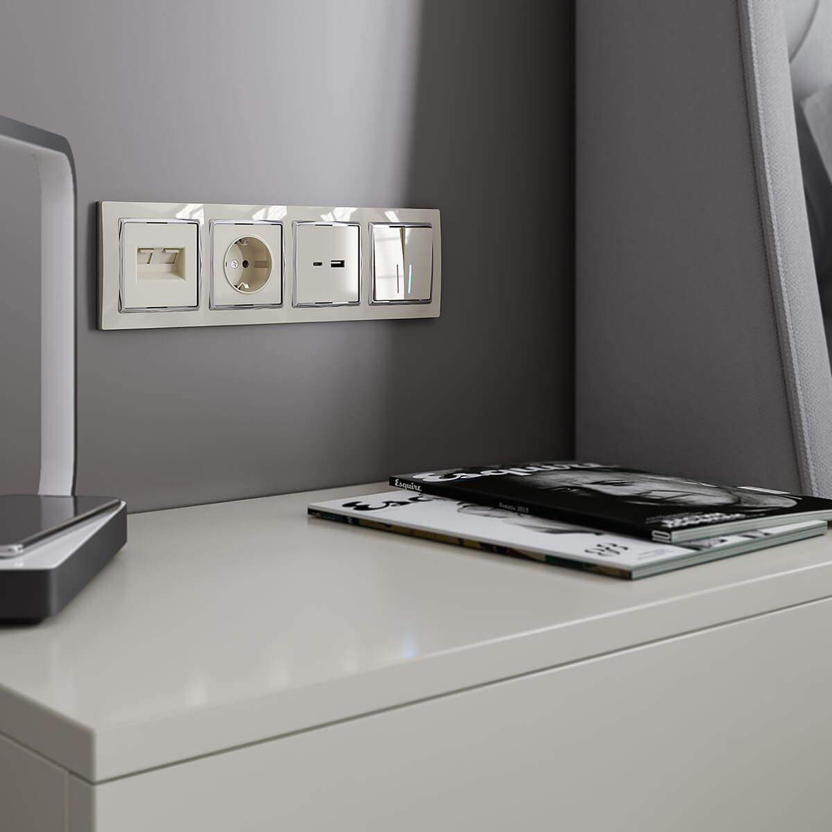 фото рамка на 4 поста werkel w0041903 слоновая кость/хром 4690389160912 | 220svet.ru